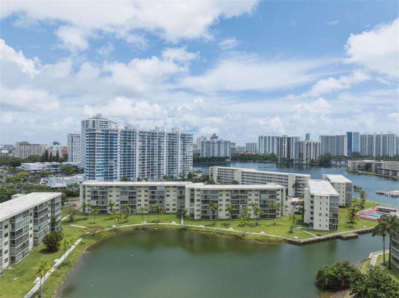 2855 Leonard Dr , Unit H106, Aventura, FL 33160 Photo