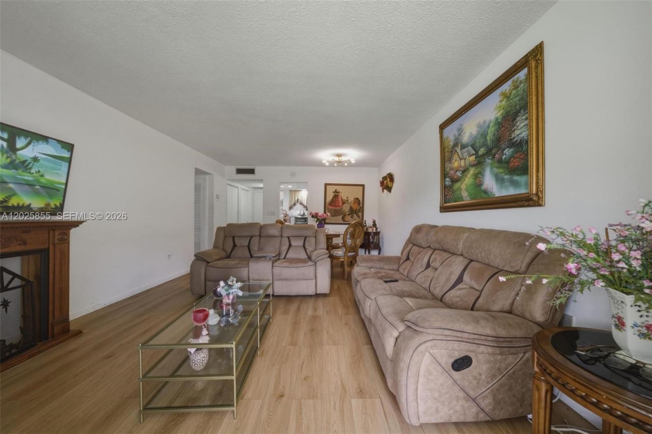 2855 Leonard Dr , Unit H106, Aventura, FL 33160 Photo