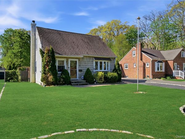 90 Fischer Avenue , Islip Terrace, NY 11752