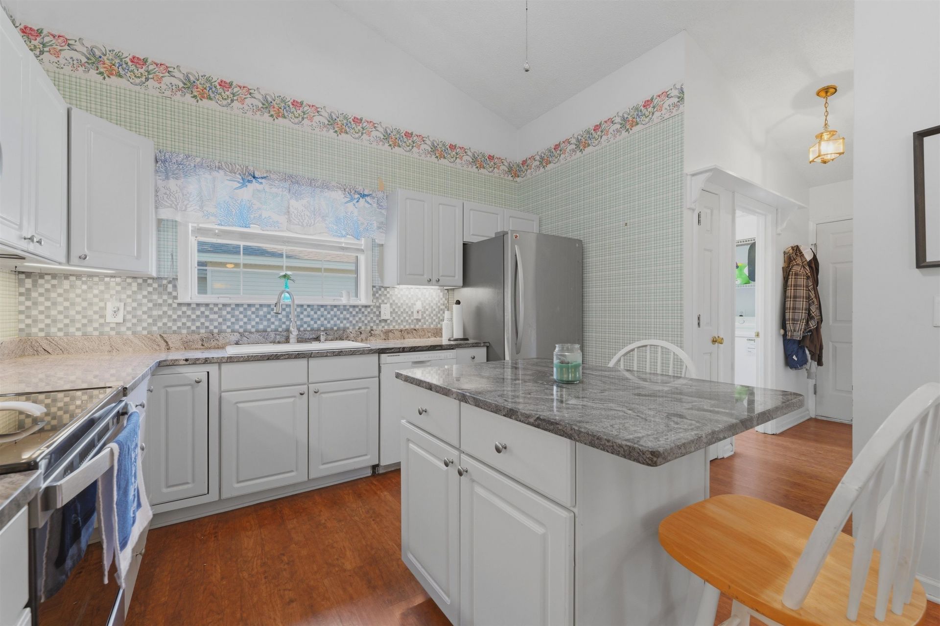 1305 Walton Heath Dr.  Photo 15