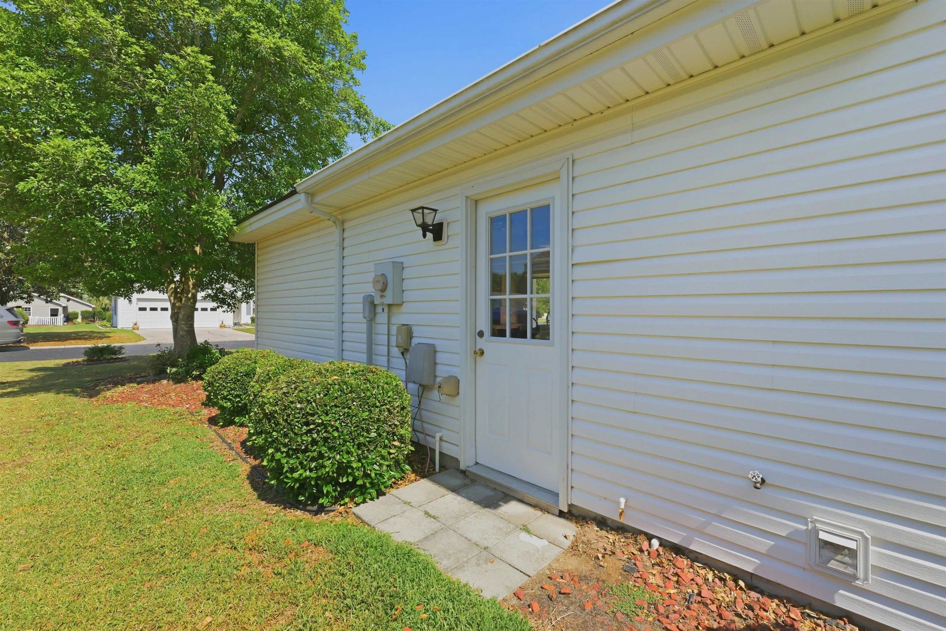 1305 Walton Heath Dr.  Photo 33