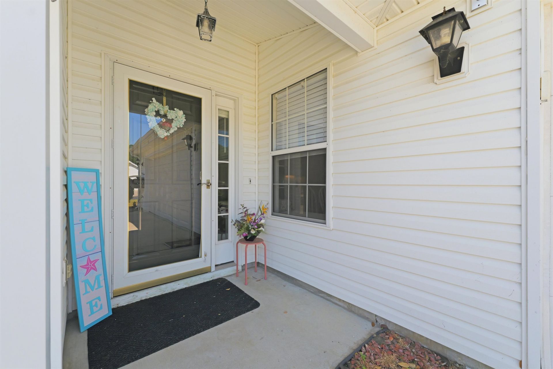 1305 Walton Heath Dr.  Photo 4