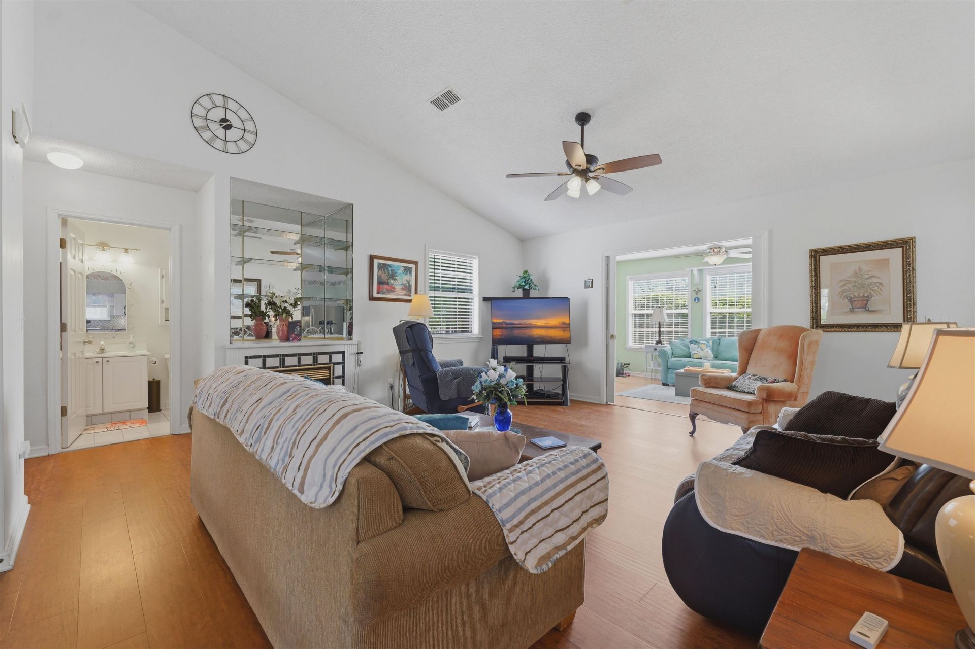 1305 Walton Heath Dr.  Photo 6