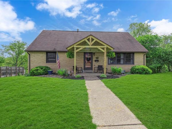 407 Belle St, Evans City, PA 16033