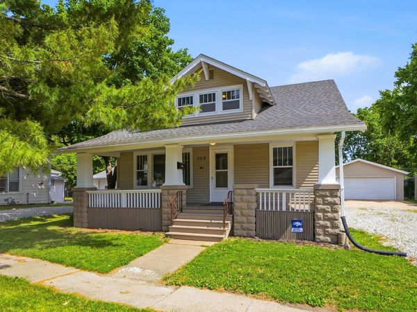 709 E Monroe Street, Mount Pleasant, IA 52641