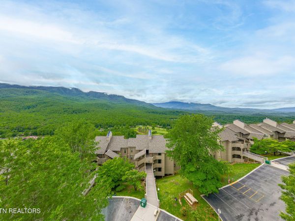 3710 Weber Rd, Gatlinburg, TN 37738