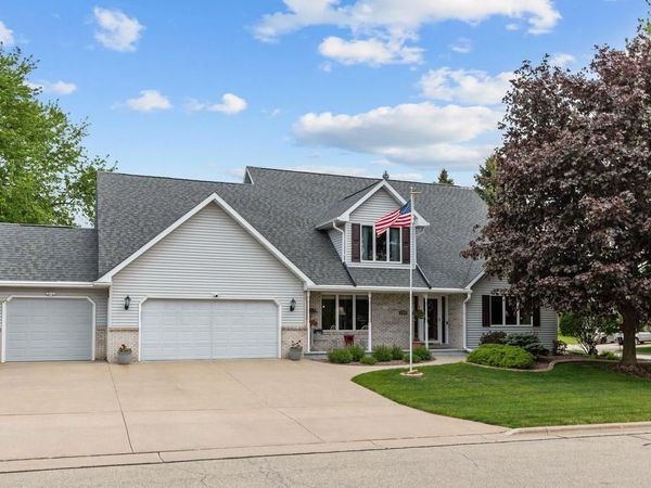130 HILLTOP DRIVE, Neenah, WI 54956