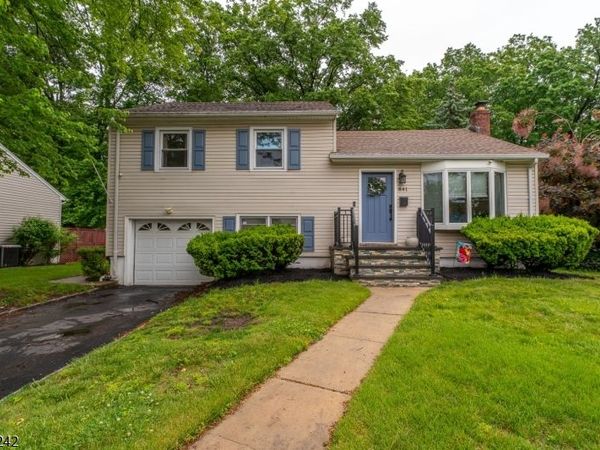 841 Colonial Arms Rd, Union, NJ 07083