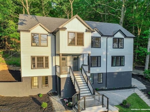 90 Chestnut St, Morristown, NJ 07960