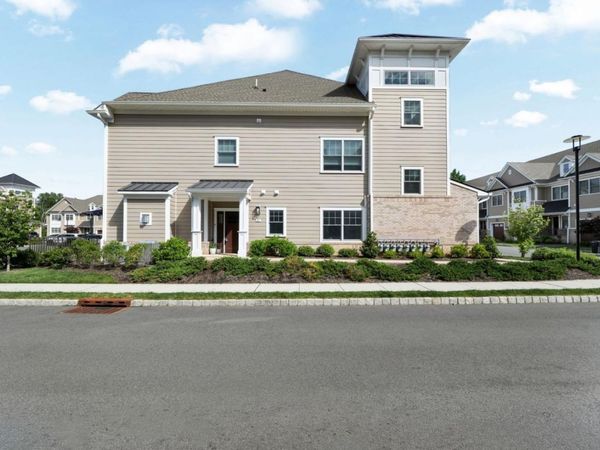 17 Dirlam Dr, Florham Park, NJ 07932