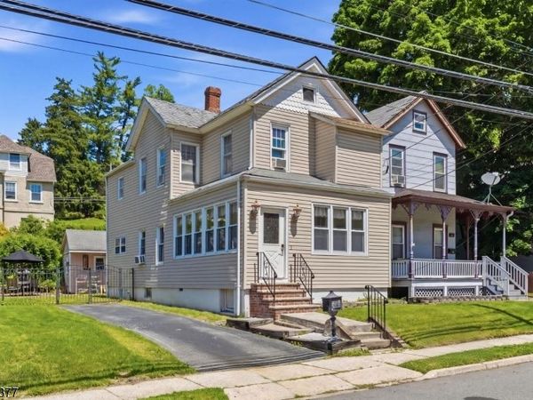 88 Madison St, Newton, NJ 07860