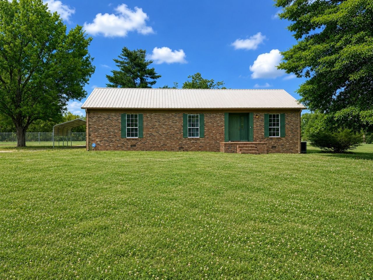 324 Oak St , Summertown, TN 38483 Main Photo