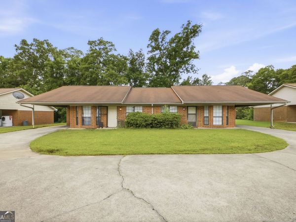 141 B Woods Road, Rome, GA 30165