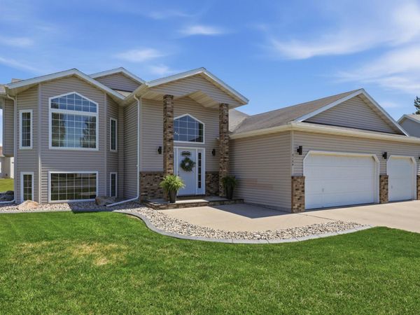 3124 11th Avenue S, Moorhead, MN 56560