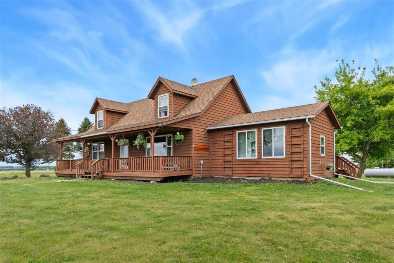 50105 75th Avenue, Kenyon, MN 55946