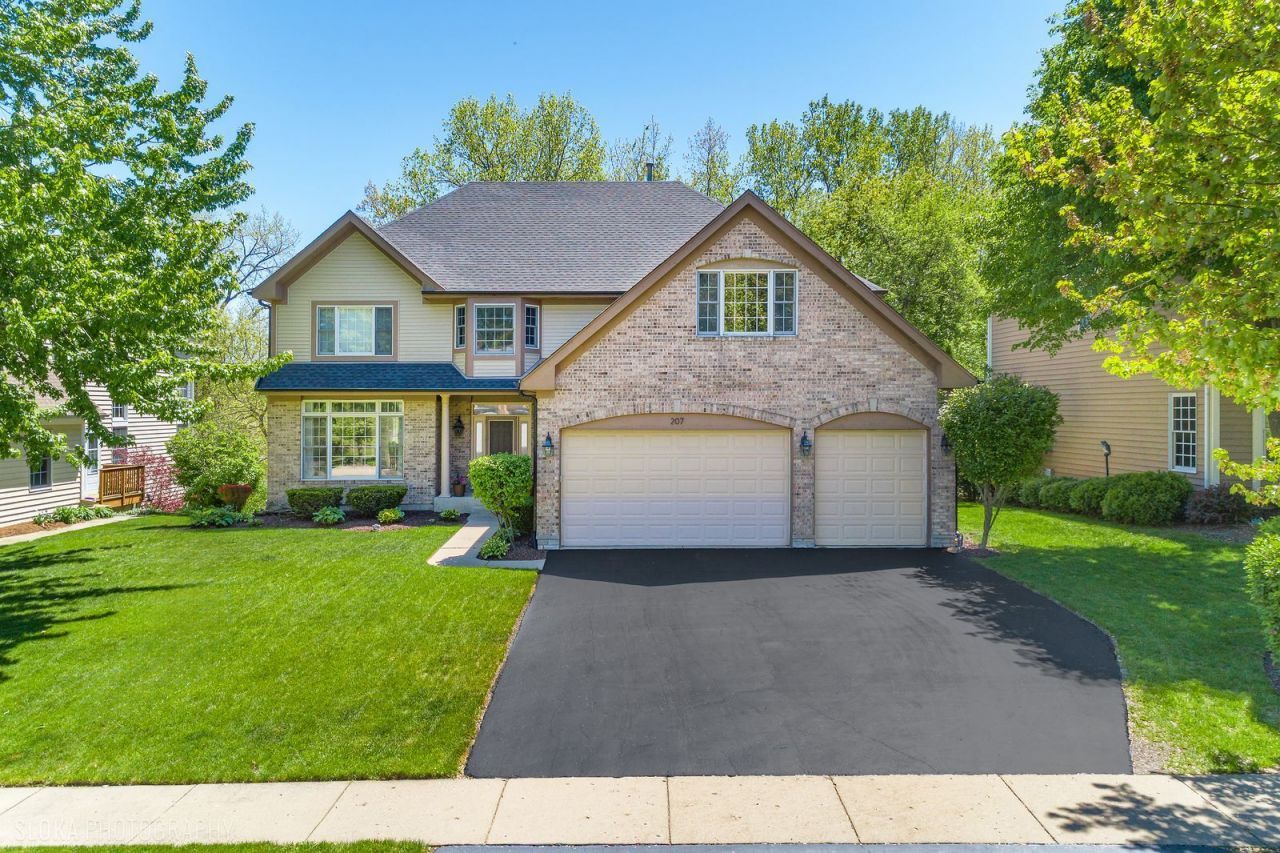 207 Lions Court, Lake Zurich, IL 60047