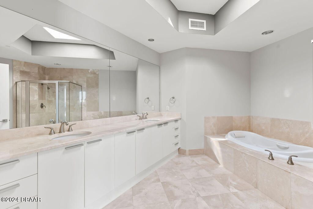 241 Riverside Drive, Unit 2610, Daytona Beach, FL 32117 Photo