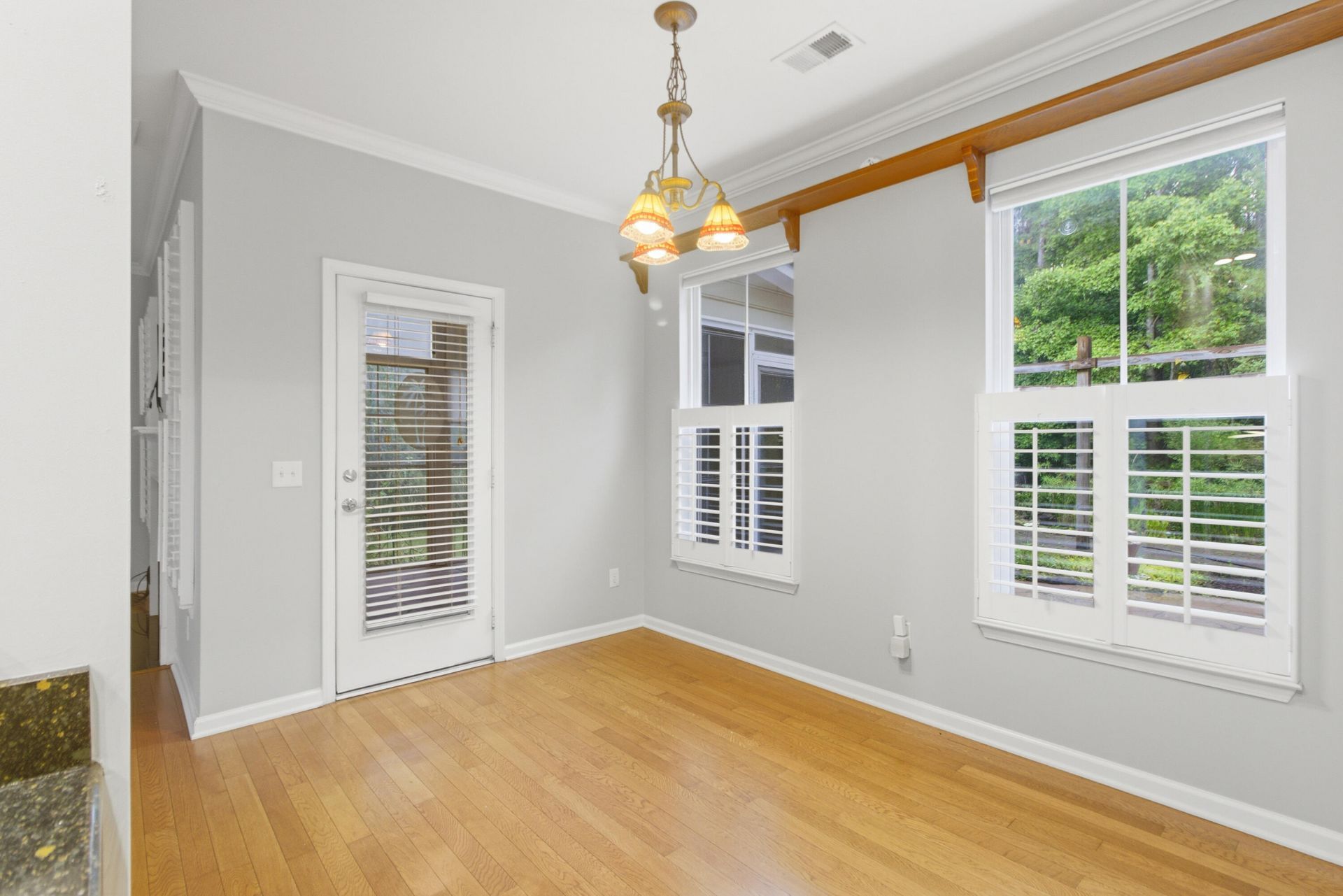 222 Cameron Street Photo 12