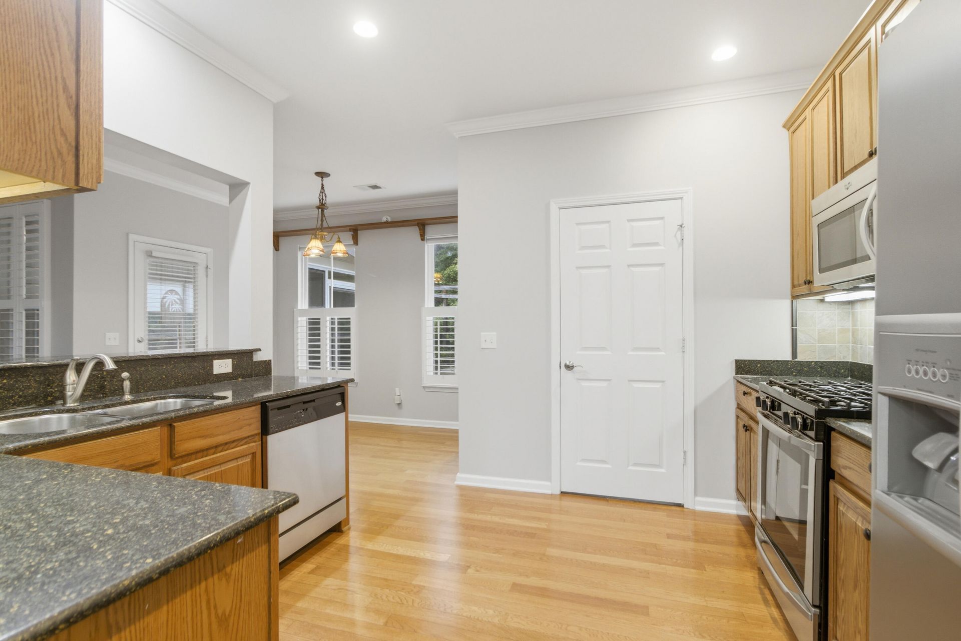 222 Cameron Street Photo 15
