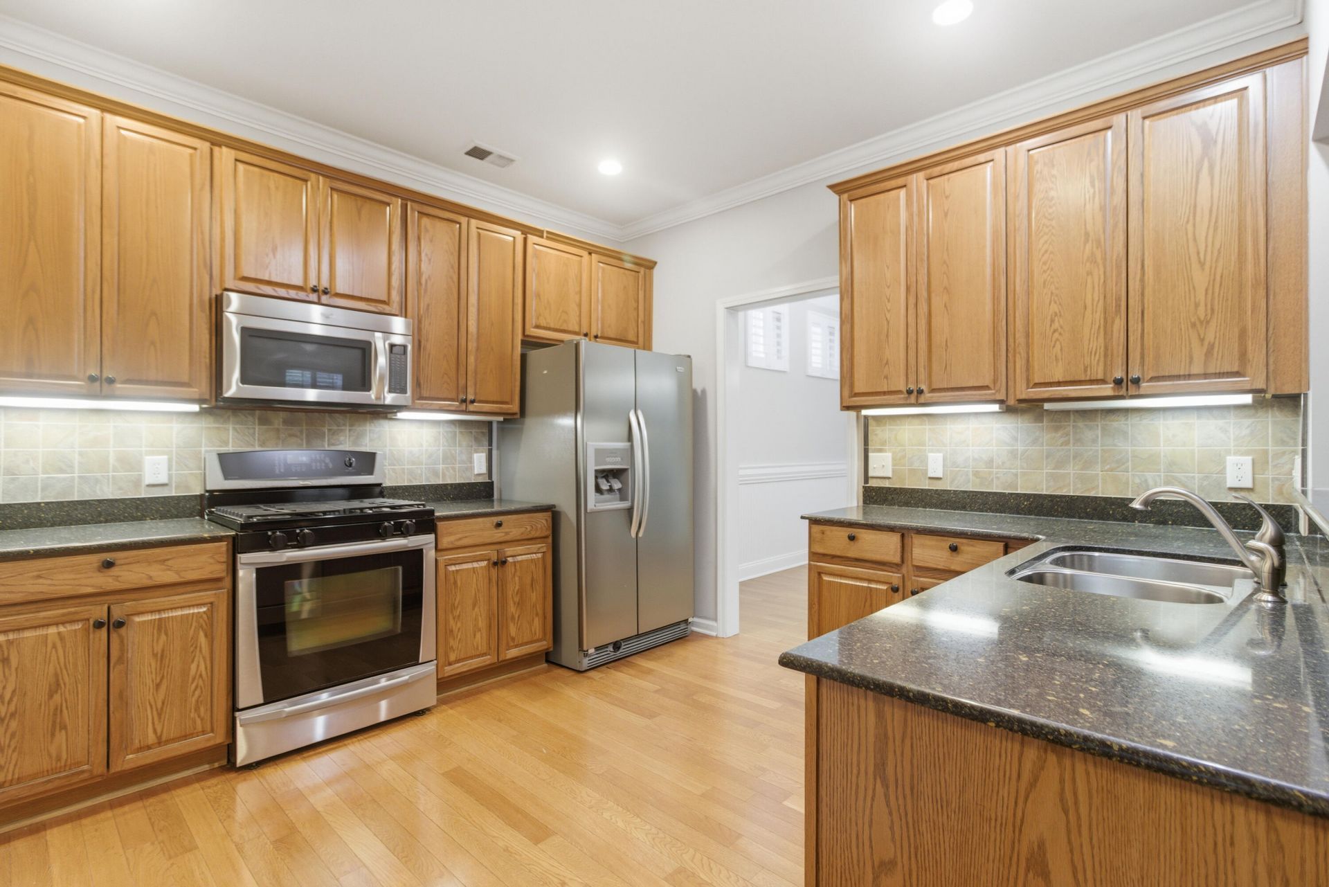 222 Cameron Street Photo 17