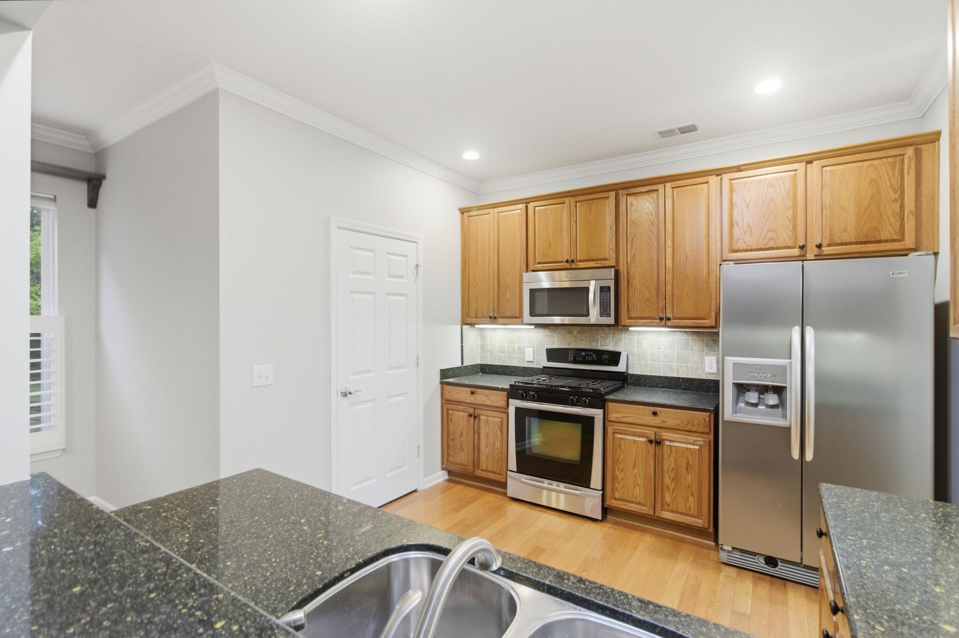 222 Cameron Street Photo 18