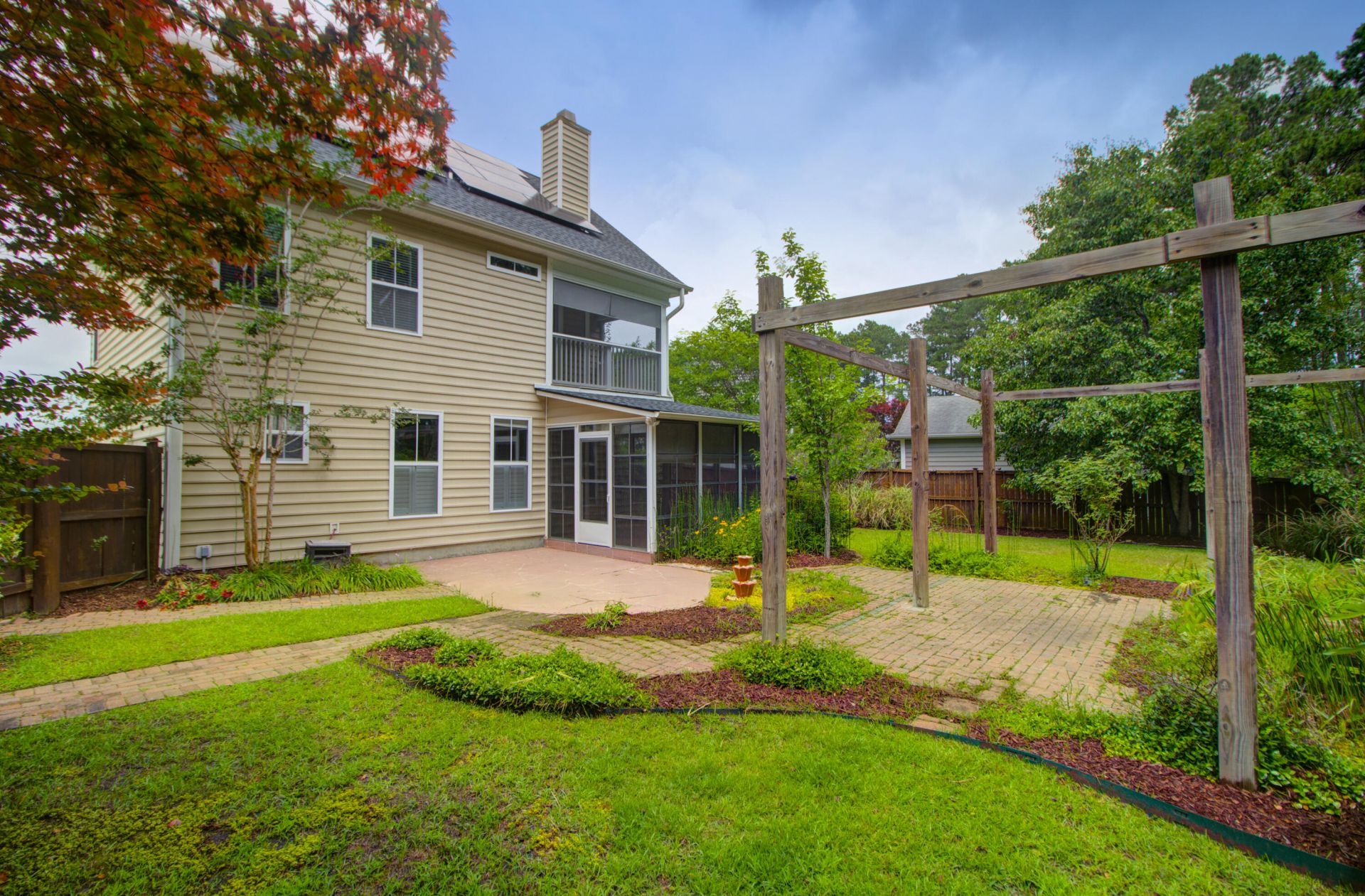 222 Cameron Street Photo 46