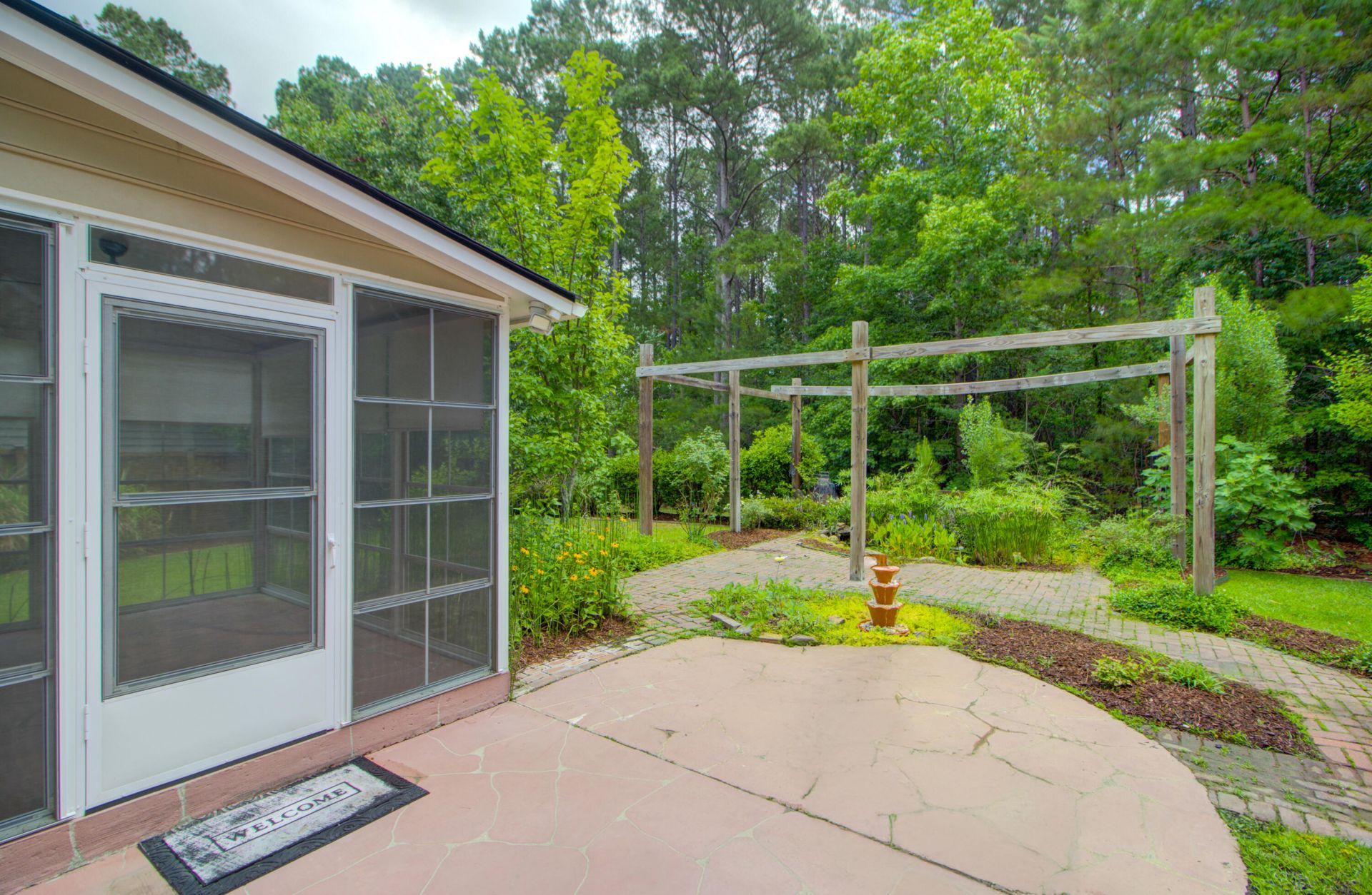 222 Cameron Street Photo 48