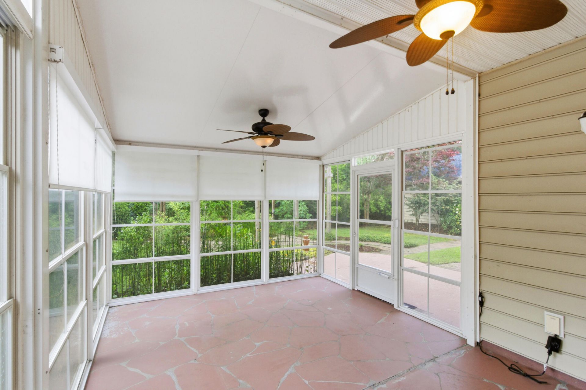 222 Cameron Street Photo 50