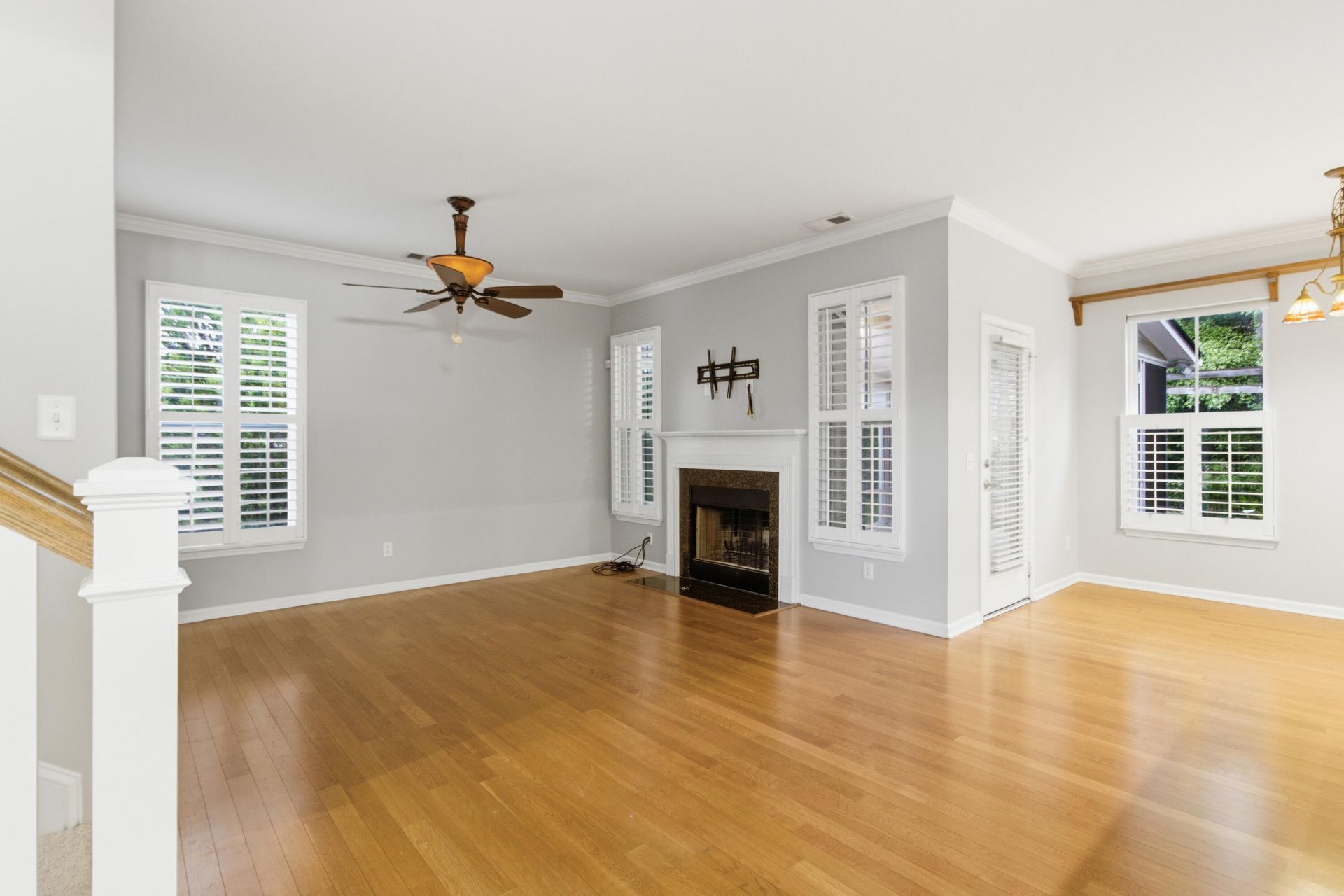222 Cameron Street Photo 9