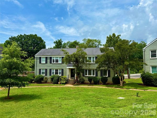 241 Wakefield Drive , Charlotte, NC 28209
