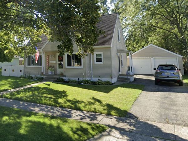 623 Sparks Street, Jackson, MI 49202