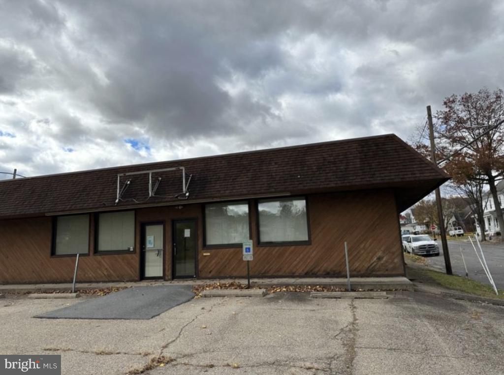 125 E MAIN STREET , ELIZABETHVILLE, PA 17023
