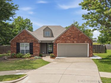 11910 S Juniper Court, Jenks, OK 74037