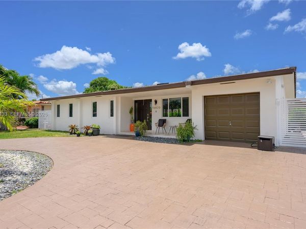 16820 NW 74th Ave , Hialeah, FL 33015