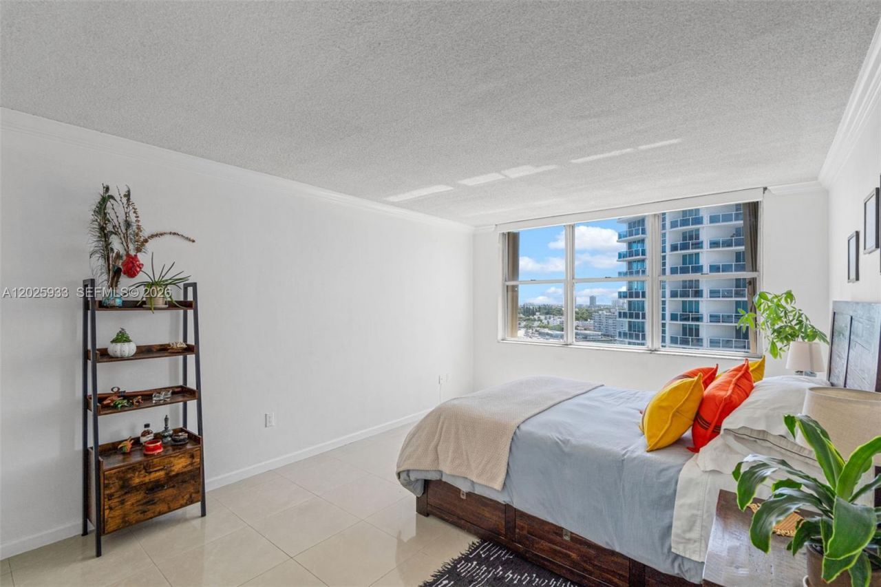 1865 79th St Cswy , Unit 15M, North Bay Village, FL 33141 Photo