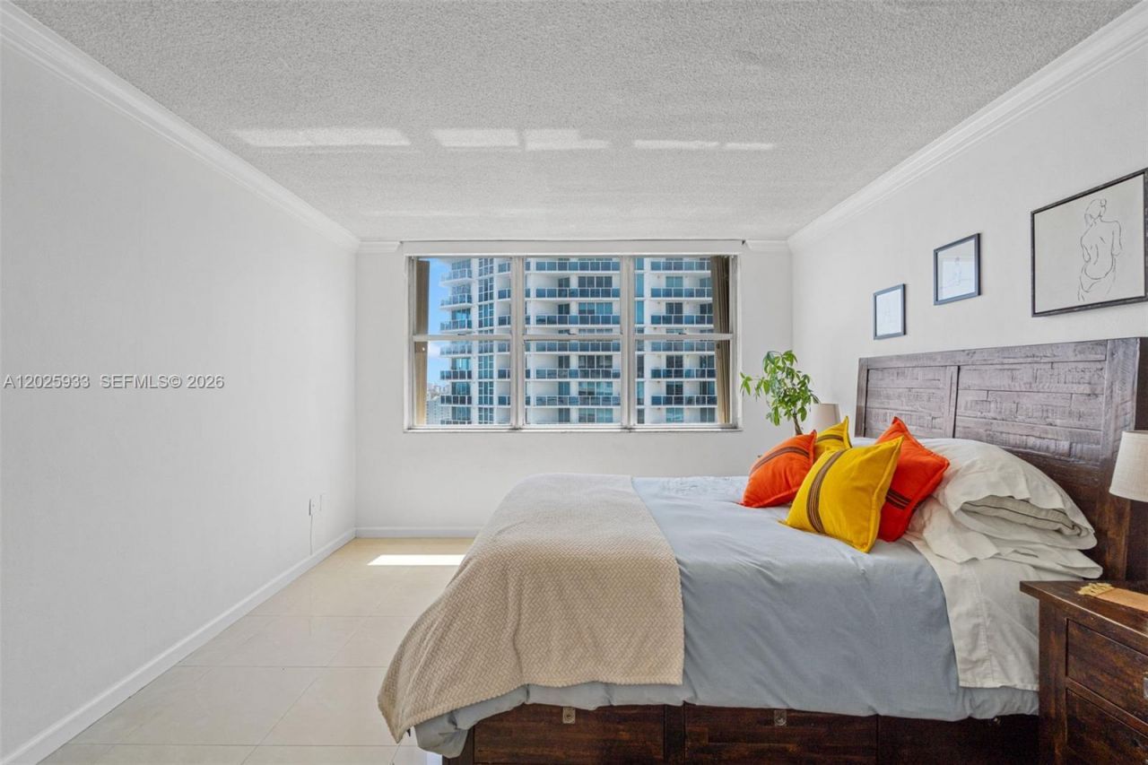 1865 79th St Cswy , Unit 15M, North Bay Village, FL 33141 Photo