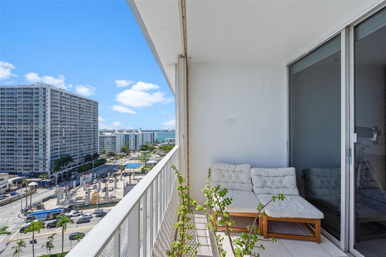 1865 79th St Cswy , Unit 15M, North Bay Village, FL 33141 Photo