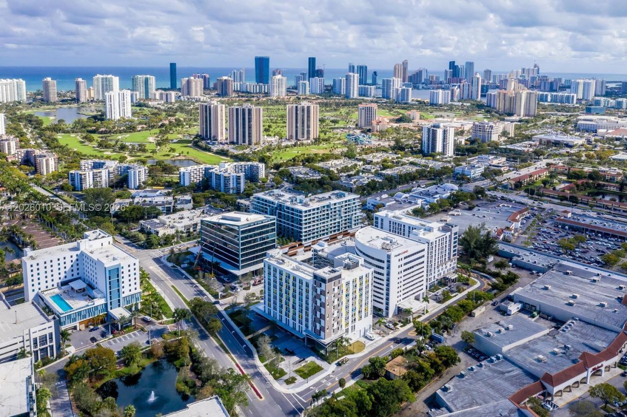 2960 NE 207th St , Unit 1108, Aventura, FL 33180 Photo
