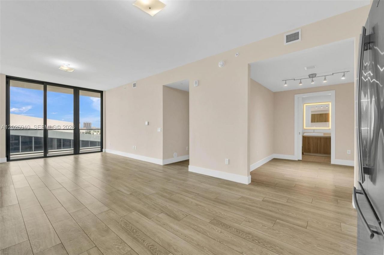 2960 NE 207th St , Unit 1108, Aventura, FL 33180 Photo