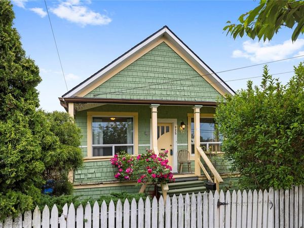 125 Victoria Rd , Nanaimo, BC V9R 4P4