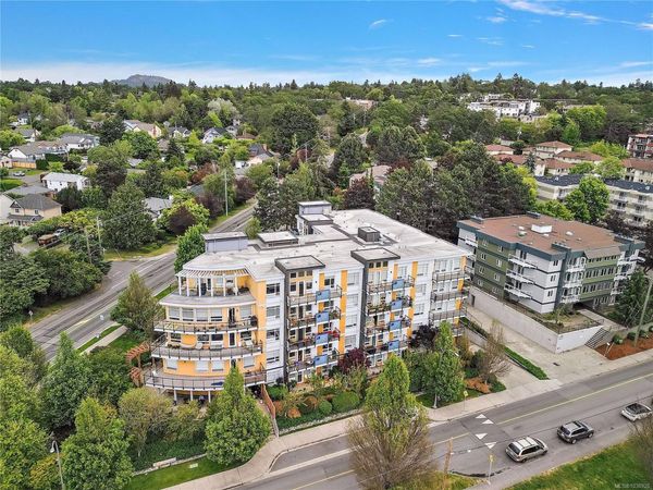 935 Cloverdale Ave , Unit 307, Saanich, BC V8X 2T4