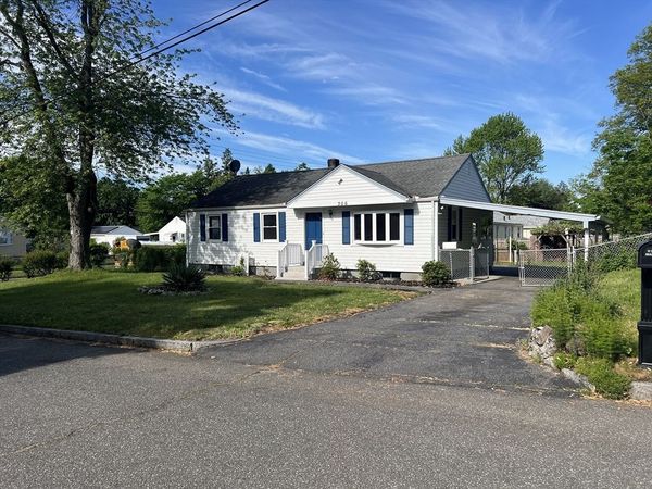306 Greenaway Dr, Springfield, MA 01109