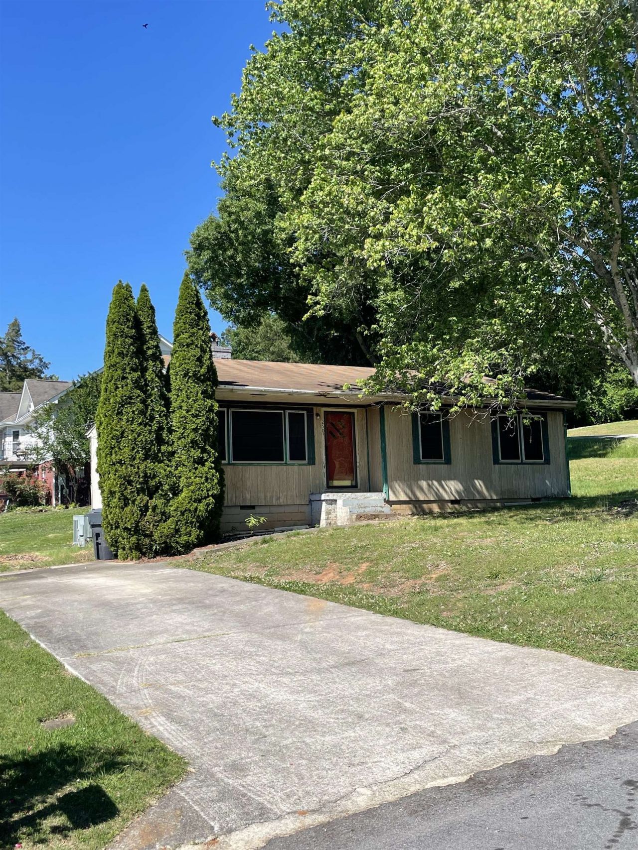 250 1st St, Russellville, AL 35653 Main Photo