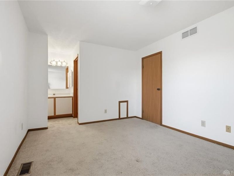 5701 Leyden Lane, Huber Heights, OH 45424 Photo 24