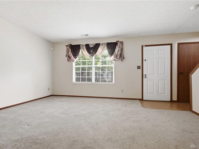 5701 Leyden Lane, Huber Heights, OH 45424 Photo 4