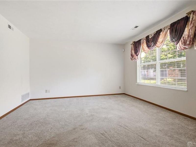 5701 Leyden Lane, Huber Heights, OH 45424 Photo 7