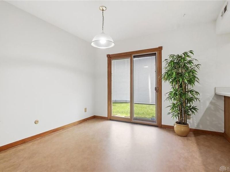 5701 Leyden Lane, Huber Heights, OH 45424 Photo 9