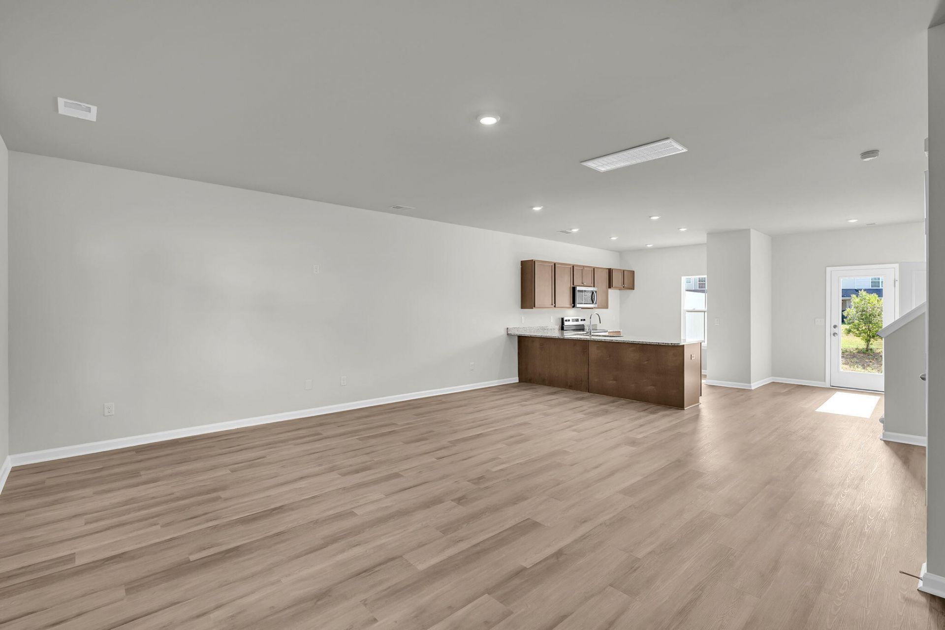 218 Harding Lane Photo 9