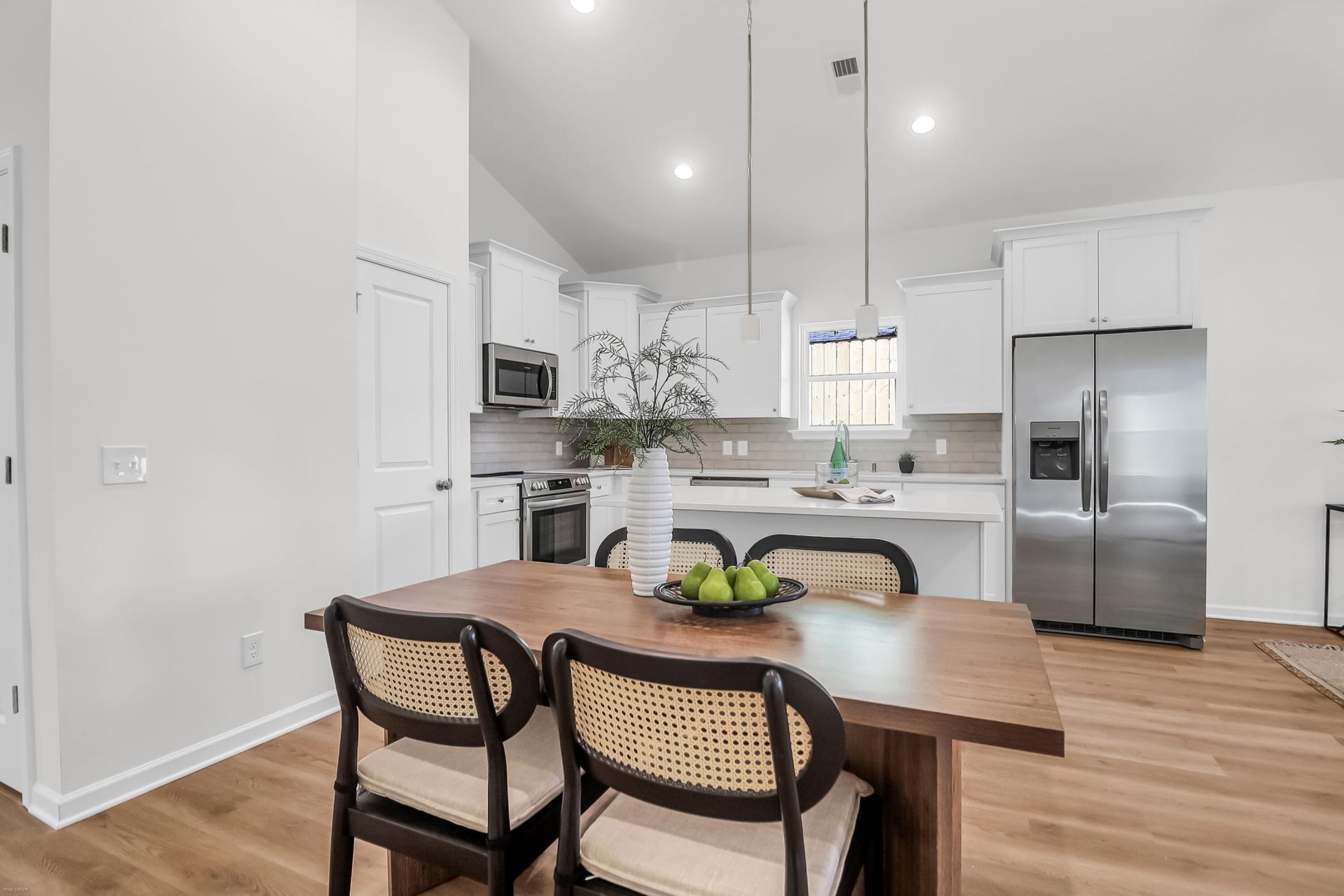 2025 Riverview Avenue Photo 10