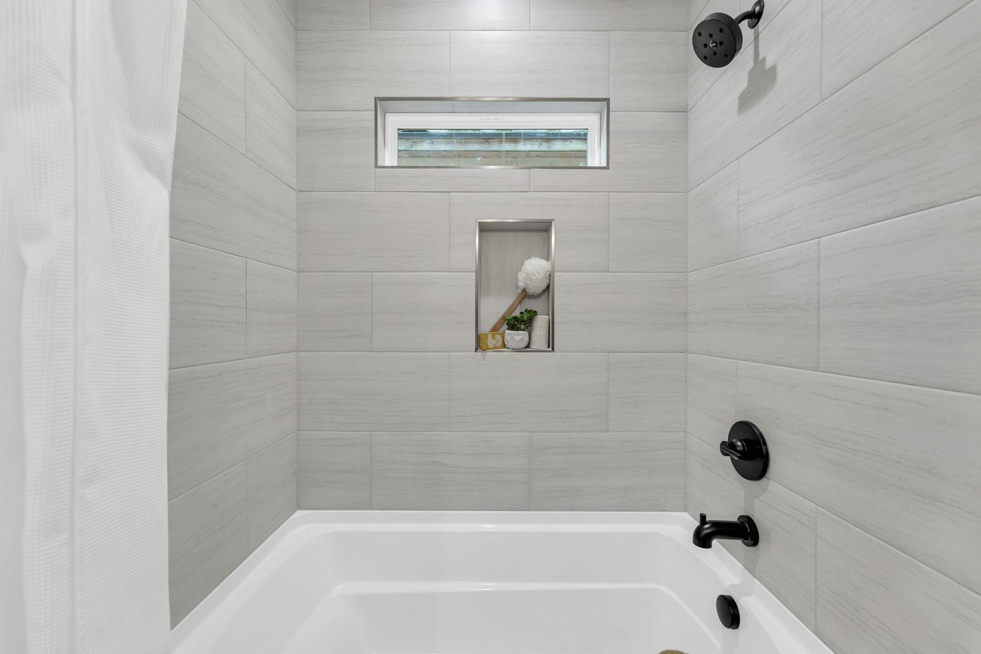 2025 Riverview Avenue Photo 13